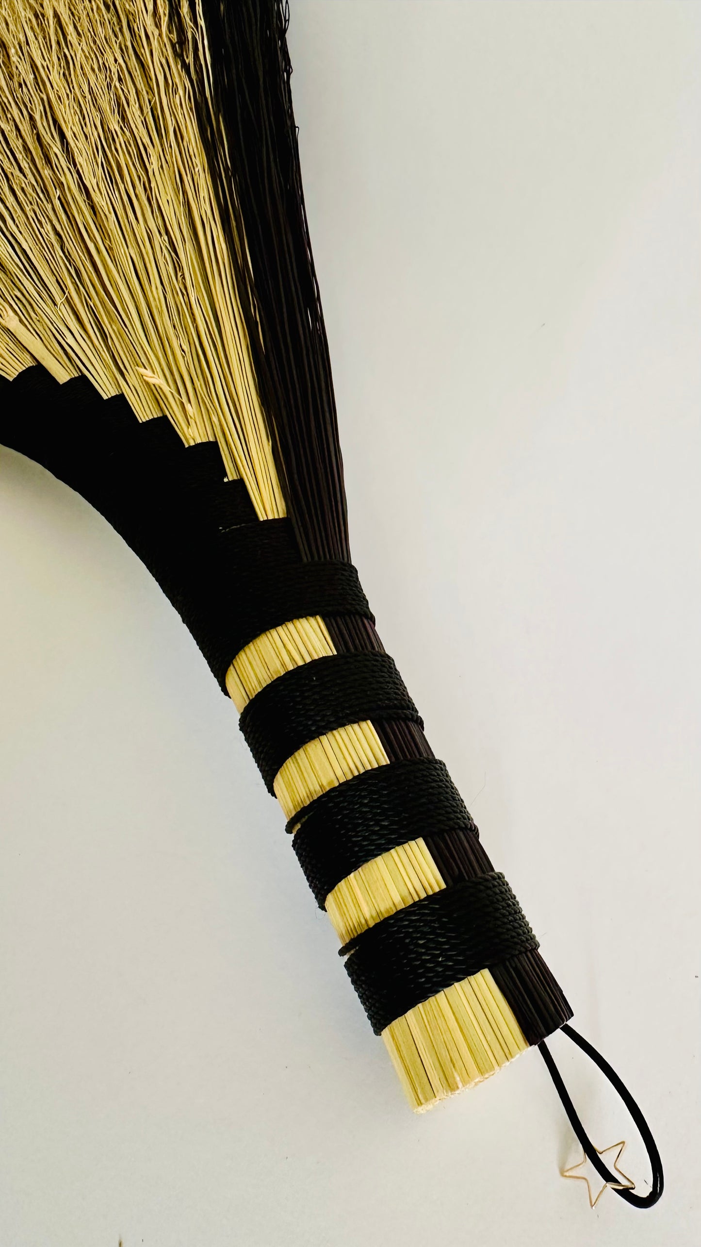 Hens Wing Handbroom - Black Edge